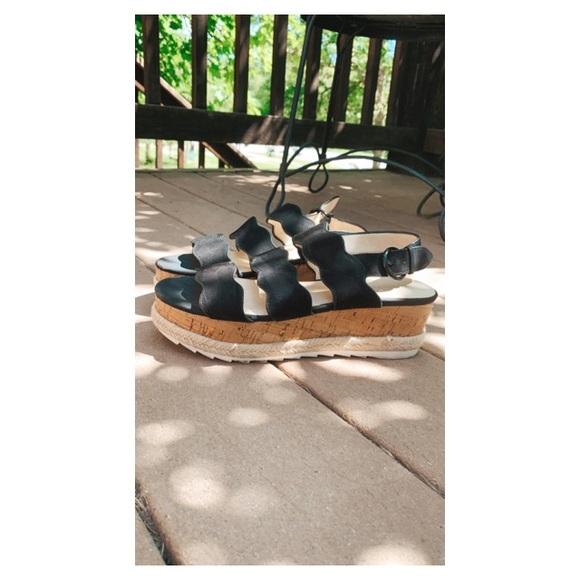 Platform Strappy Sandals - Picture 2 of 4